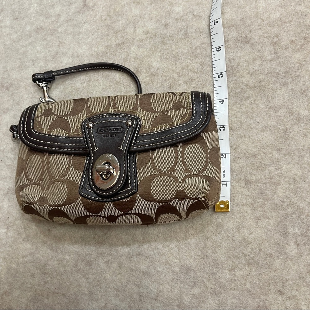 Coach Legacy Turnlock Flap Y2K Tan Signature Canvas Brown Leather Trim Wristlet - Picture 13 of 13